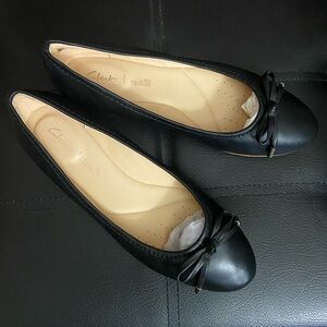 Clarks Grace Lily Black leather Ballet flats
